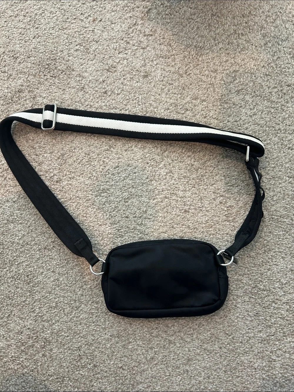 lululemon athletica Black Belt Bag with White-Striped Strap - Picture 2 of 4